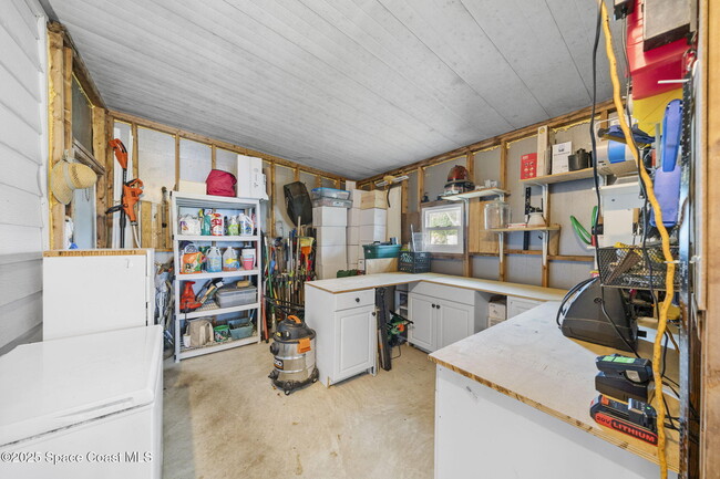 Building Photo - 345 Avocado Dr