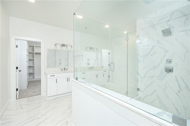 Building Photo - 3604 Pineview Cir NW