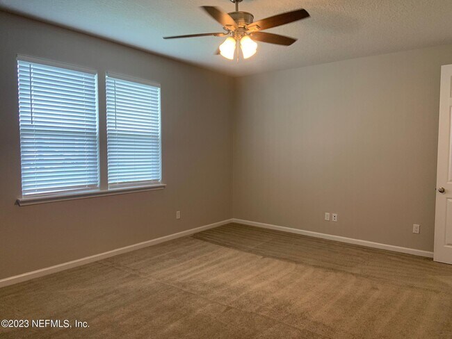 Building Photo - 816 Redtail Ln