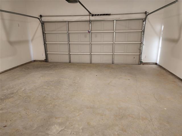 Building Photo - 627 Redwood Wy