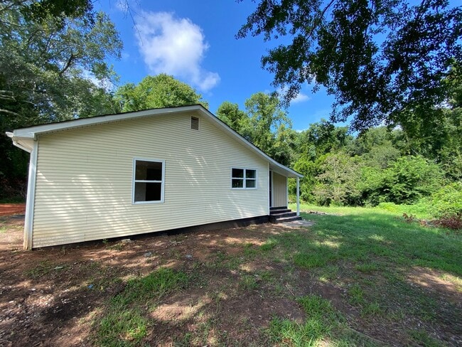 Building Photo - Newly remodeled home is located in Lancaster, SC 29720.