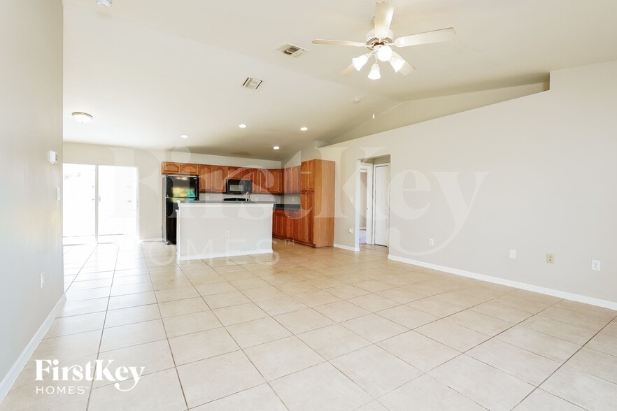 Building Photo - 3411 21st St SW