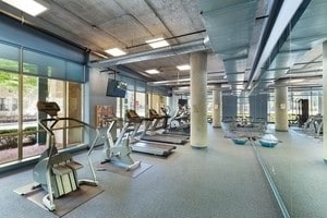 Building Photo - 125 E 13th St