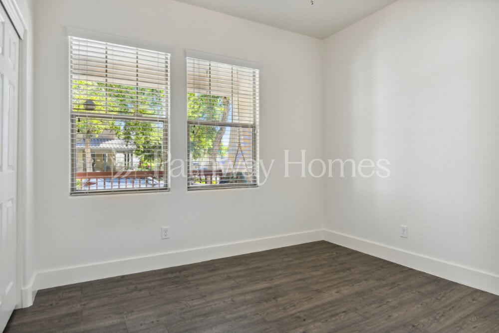 Building Photo - 20996 W White Rock Rd