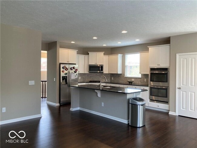 Building Photo - 9408 Park Meridian Dr