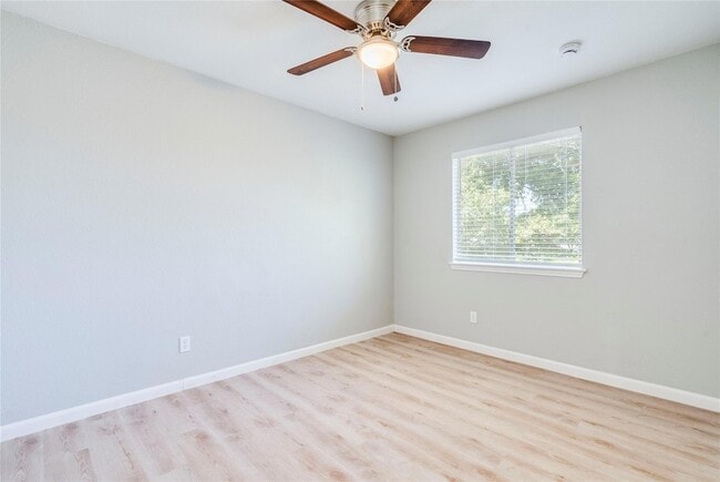 Building Photo - 13808 Lothian Dr