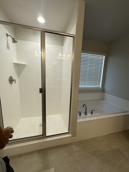 Building Photo - 4114 W Harmony Dr