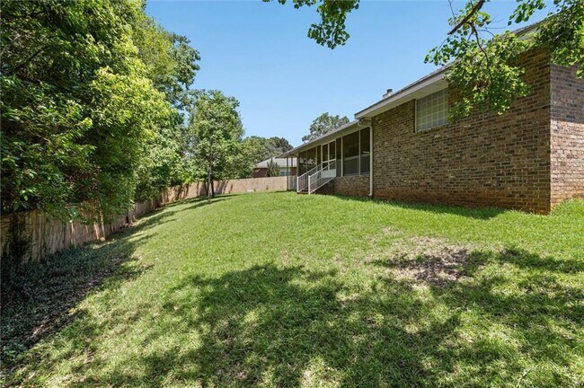 Building Photo - 4120 Fenwick Loop S