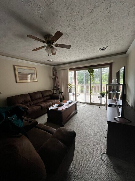 Building Photo - 3015 Old Bryan Dr