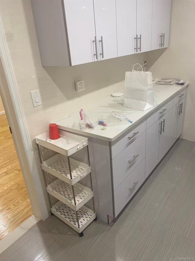 Building Photo - 207-24 28th Ave