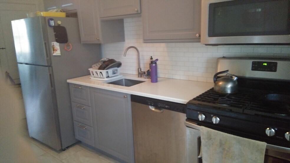 kitchen - 26 Murdock Rd