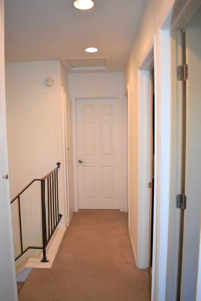 Building Photo - **Coming Soon ** Spacious 4-Bedroom Townho...