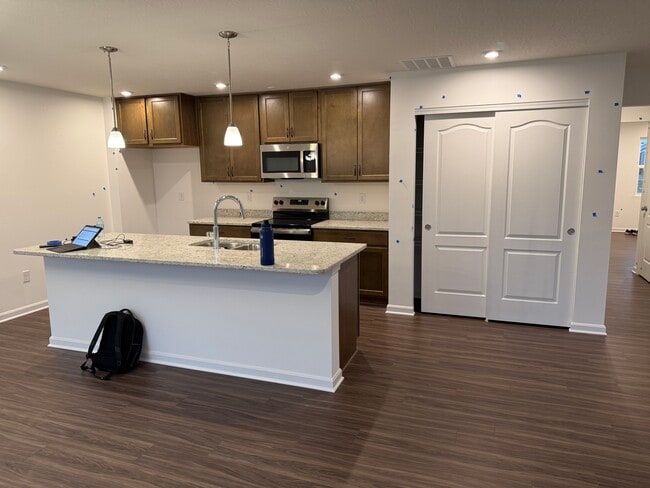 Building Photo - 3372 Dewdrop Way