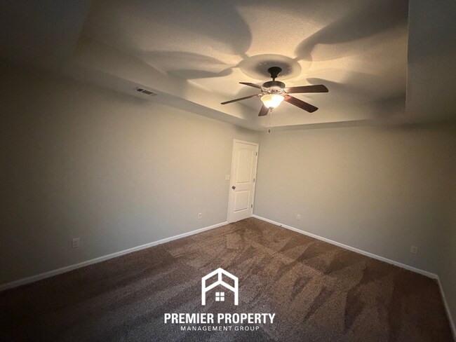 Building Photo - Move-In Ready 3BR Home in Tuscaloosa - Granite Counters & Enclosed Backyard