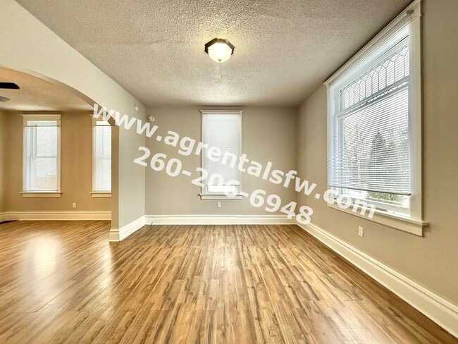 Building Photo - 4 bedroom house