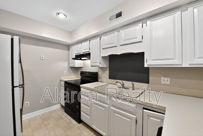 Building Photo - 7425 Ashfield Ct