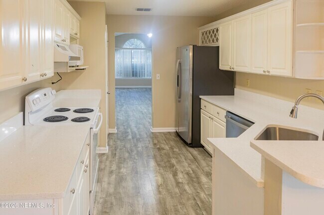 Building Photo - 13625 Las Brisas Way
