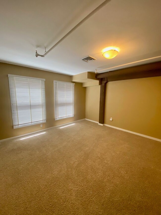 Building Photo - Live in the Heart of Downtown Spokane – 2B...