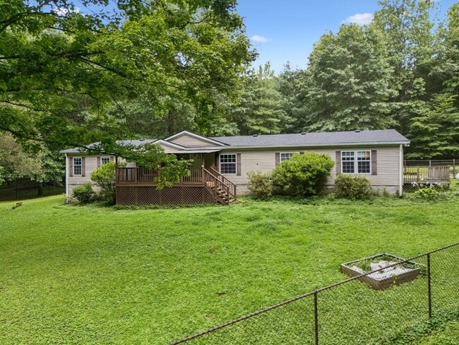 Building Photo - 3063 Sweet Home Rd