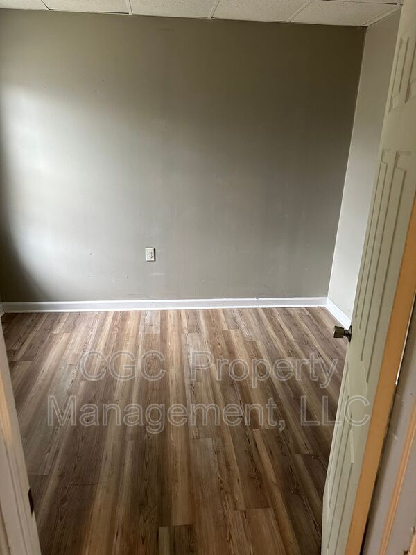 Building Photo - 30 Griswold St