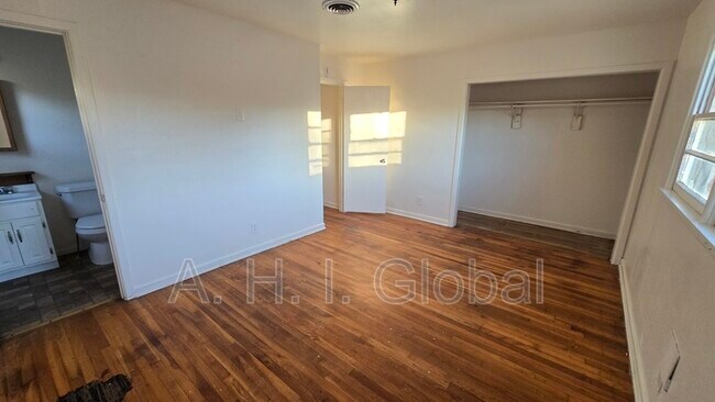 Building Photo - 4114 S Bowie St