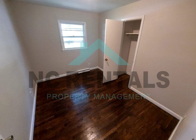 Building Photo - 3818 Edgewood Terrace Rd