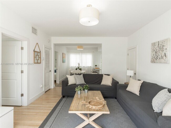 Building Photo - 241 28th St