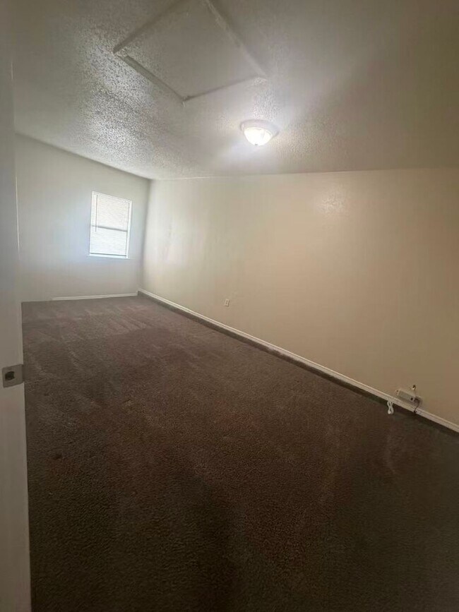 Building Photo - 1429 Whippoorwill Dr