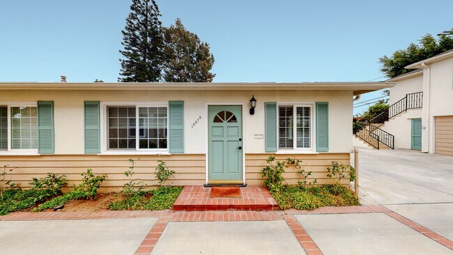 Private Entrance - 10876 National Blvd