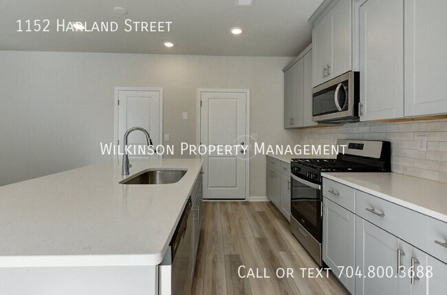 Building Photo - 1152 Harland St
