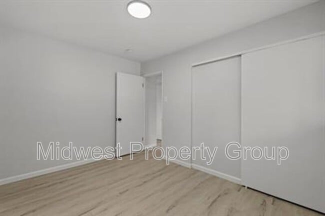 Building Photo - 925 Gonzaga Ln