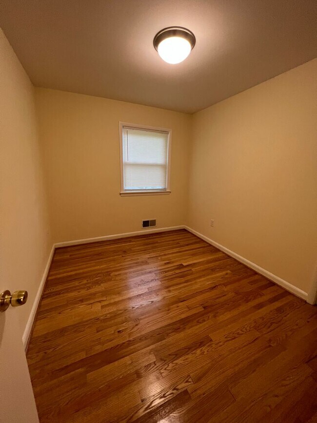 Building Photo - Single Family home in Alexandria- Minutes to Ft Belvior