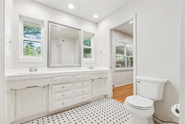Building Photo - 5834 Melshire Dr