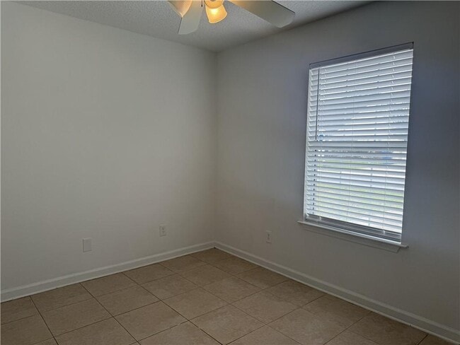 Building Photo - 294 Windridge Dr