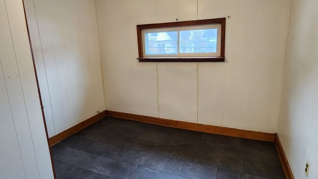 Building Photo - More Space Than Most Rentals — Three Bedroom Single-Family Home in Olean NY!