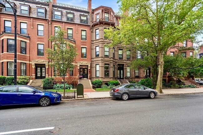 Building Photo - 341 Beacon St