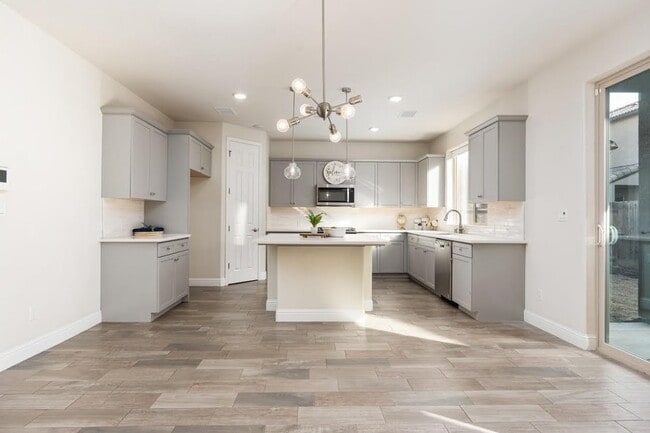 Building Photo - 1383 E Via Azzurra Way