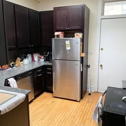 Building Photo - 3155 N Pine Grove Ave