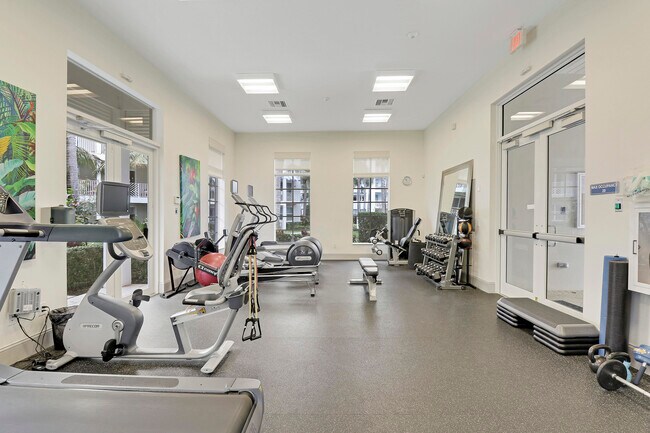 Building Photo - 515 Bay Colony Dr N
