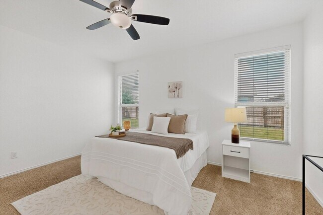 Building Photo - 6212 Topsail Dr