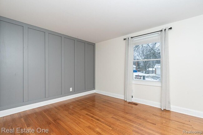 Building Photo - 732 Rutgers Rd