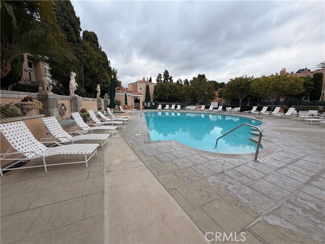 Building Photo - 9 Medici Aisle