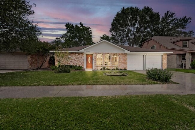 Primary Photo - 3247 Bolton Gardens Dr