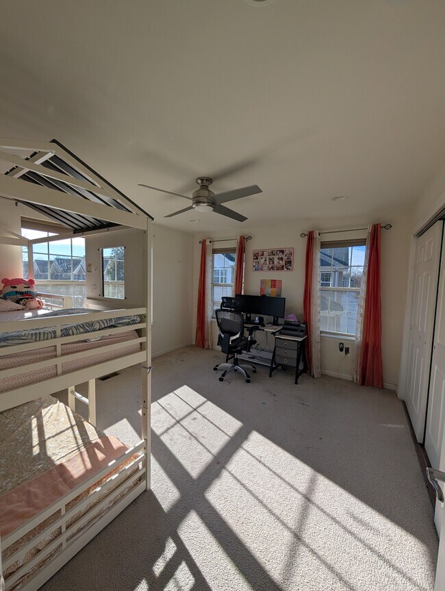 Building Photo - 60 Andrews Way