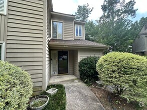 Building Photo - Spacious 4 Bedroom, 3.5 Bathroom Townhome ...