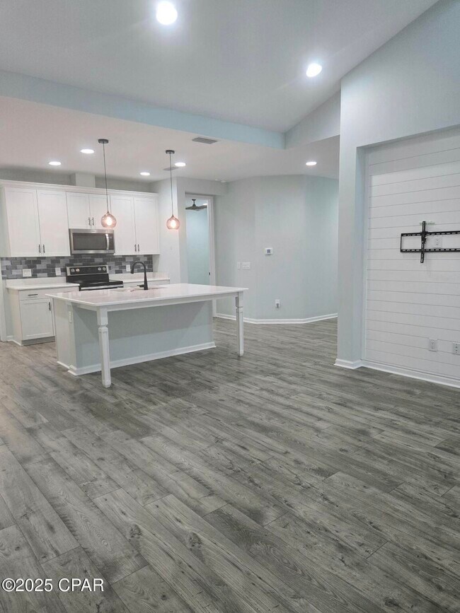 Building Photo - 8676 Coral Reef Wy