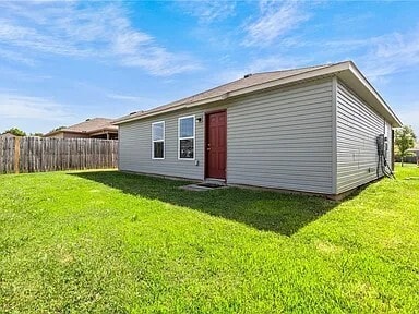 Building Photo - 5018 W Claxton Cir