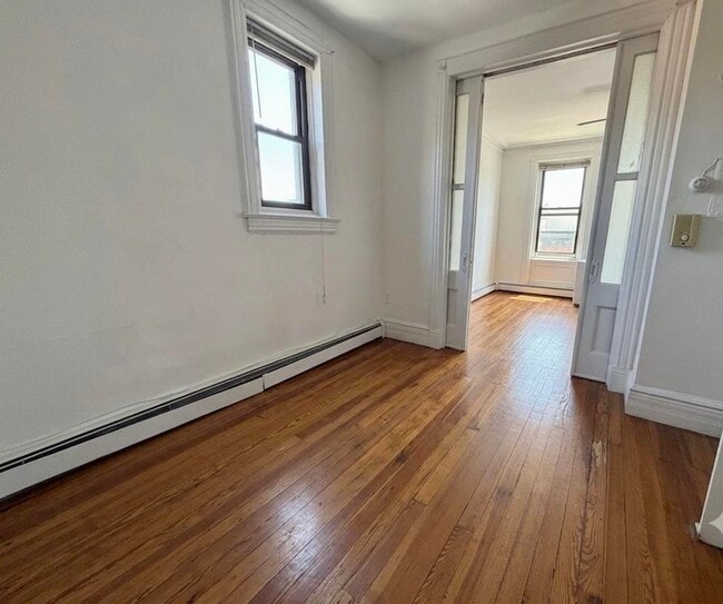 Building Photo - 104 14th St