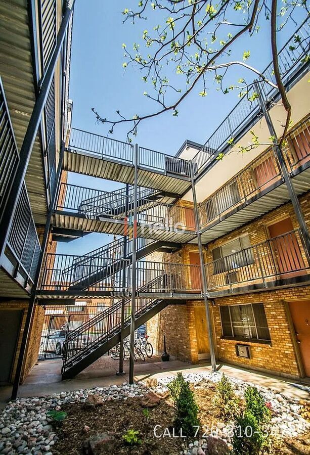 Building Photo - 809 N Dexter St