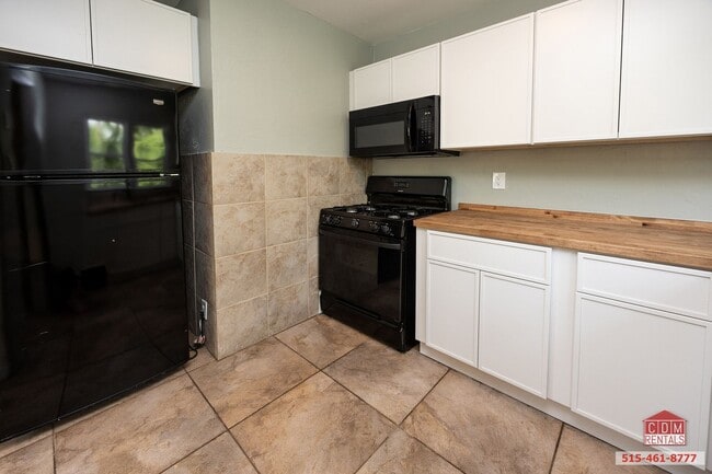 Building Photo - Lovely Ranch Home